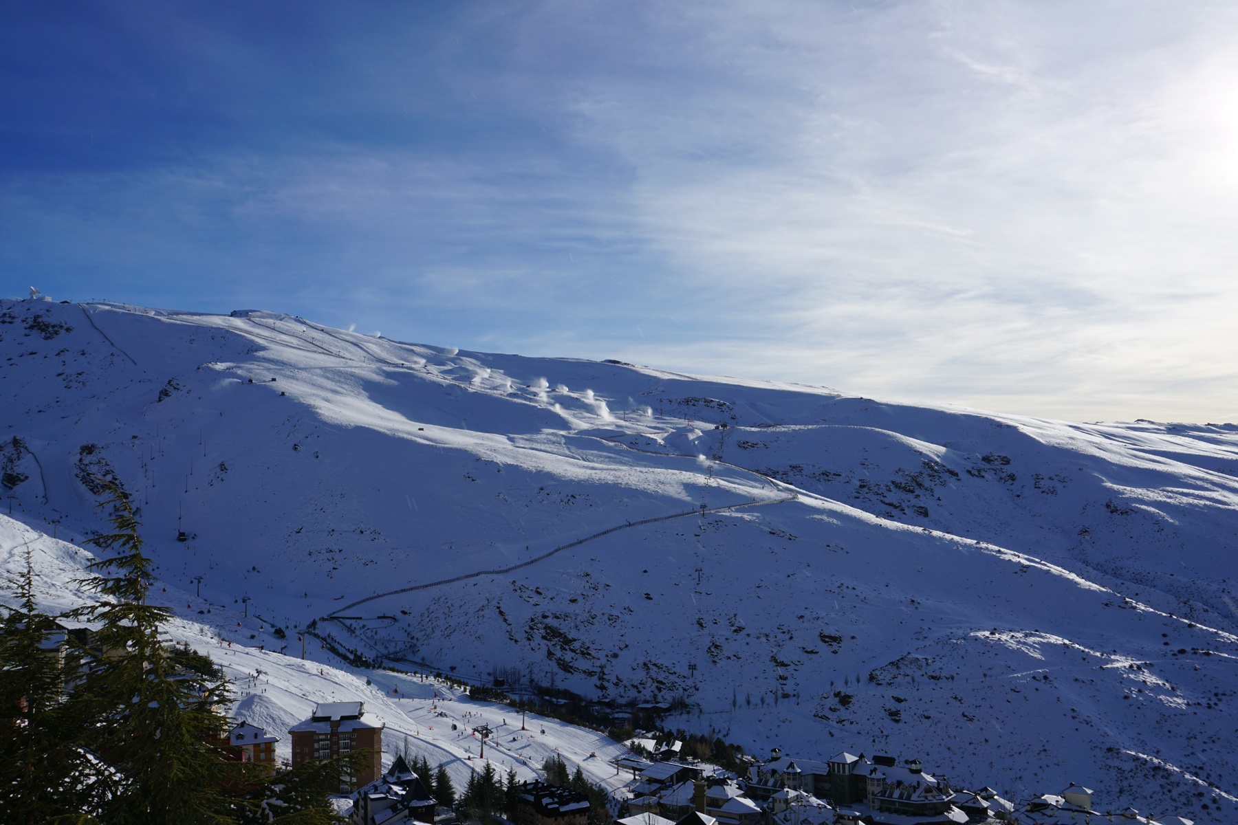 monte-bajo-cañones-nieve-sierra-nevada-cetursa-work-2020